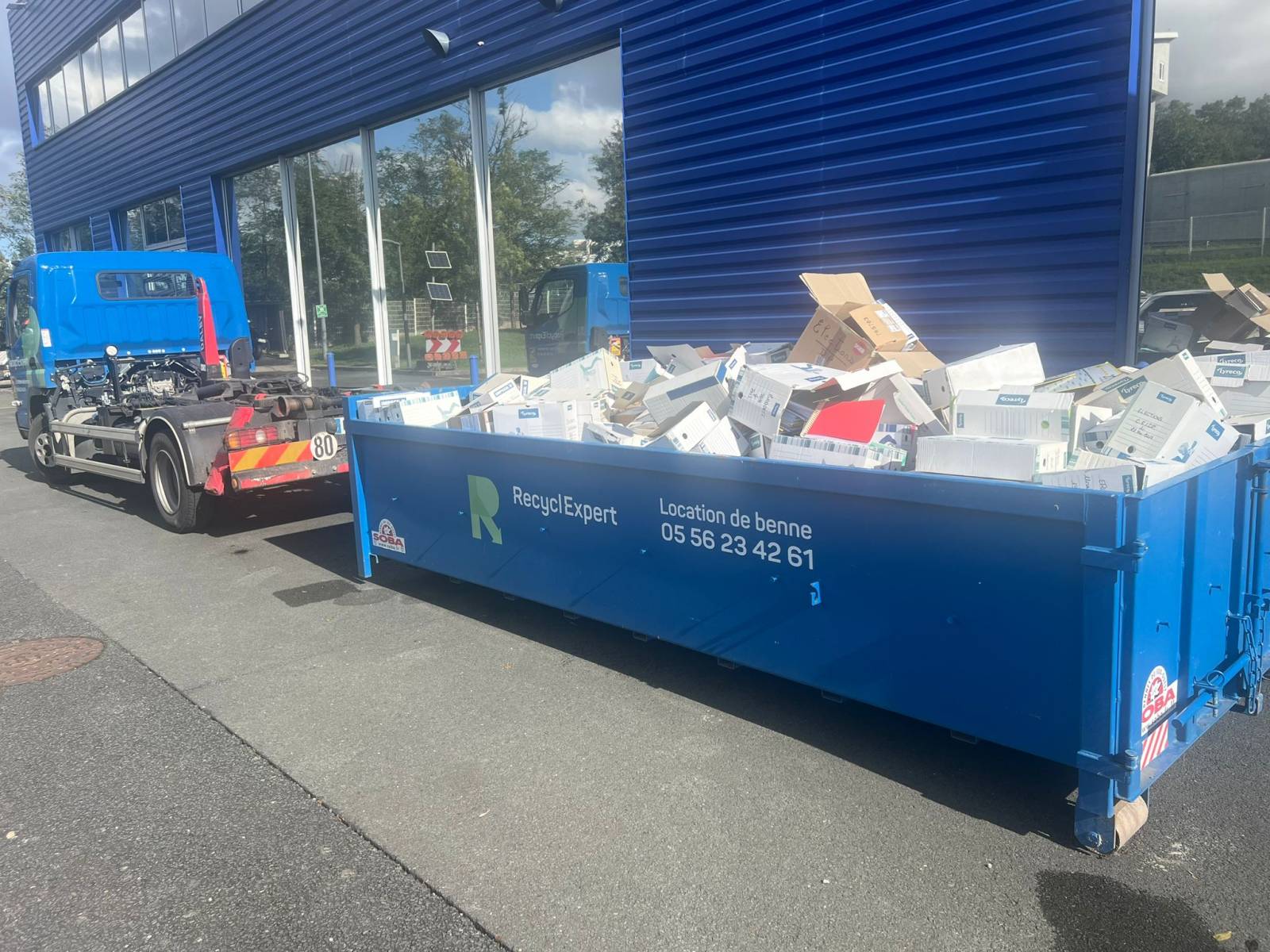 Location de benne de 6m3 pour l’évacuation d’archives à Bordeaux et dans toute la Gironde