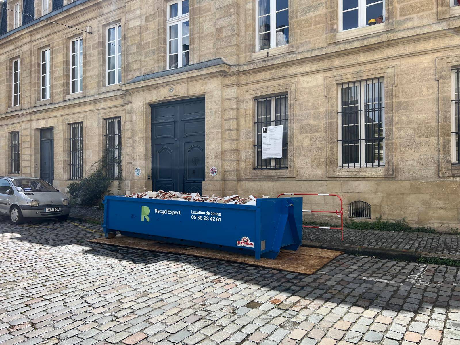 Benne de 6m3 en centre ville de Bordeaux en Gironde 