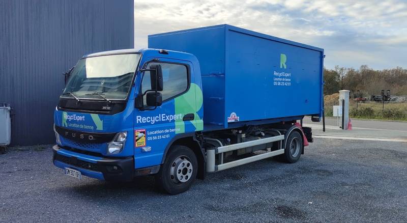 Location de bennes, débarras et collecte des déchets et encombrants à Bordeaux et en Gironde