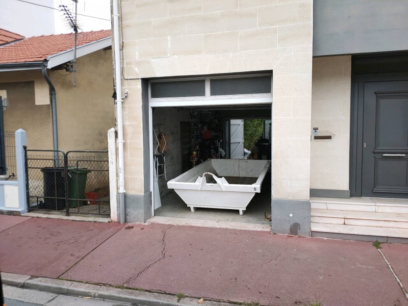 Location petite benne en centre-ville de Bordeaux