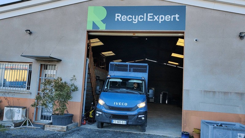 Vous recherchez une Benne pour débarrasser une maison ou un appartement à Pompignac près de Bordeaux