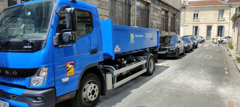 LOCATION DE BENNE ACCÈS DIFFICILES