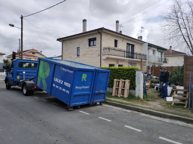 Location de benne Tout Venant  9 m3 à Bordeaux en gironde à Partir 320 € HT