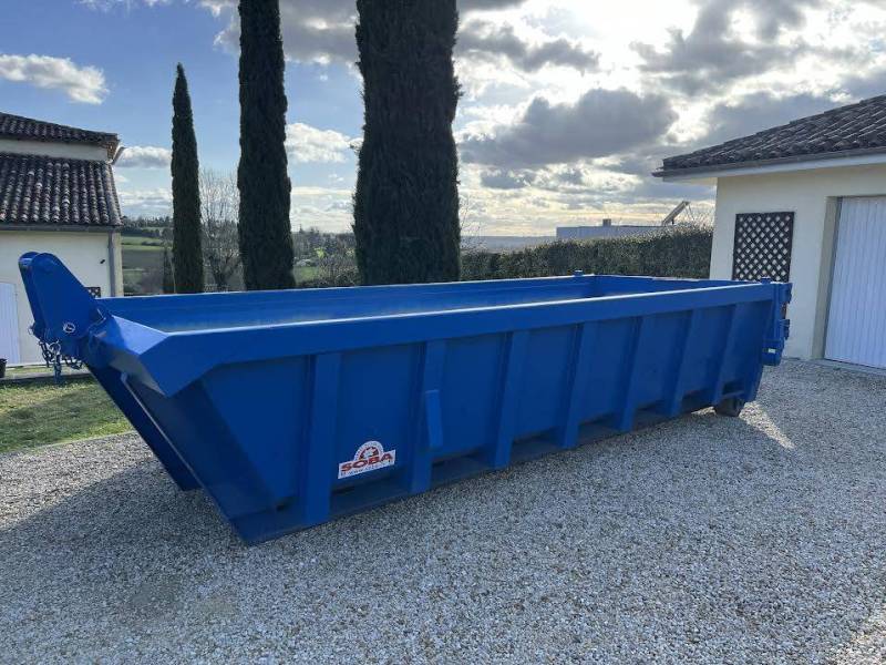 Benne RecyclExpert déposé chez un particulier par RecyclExpert en Gironde