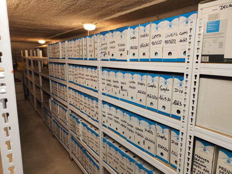 Louer une benne pour la collecte et le recyclage des archives sur Bordeaux et toute la Gironde  partir de 190€HT