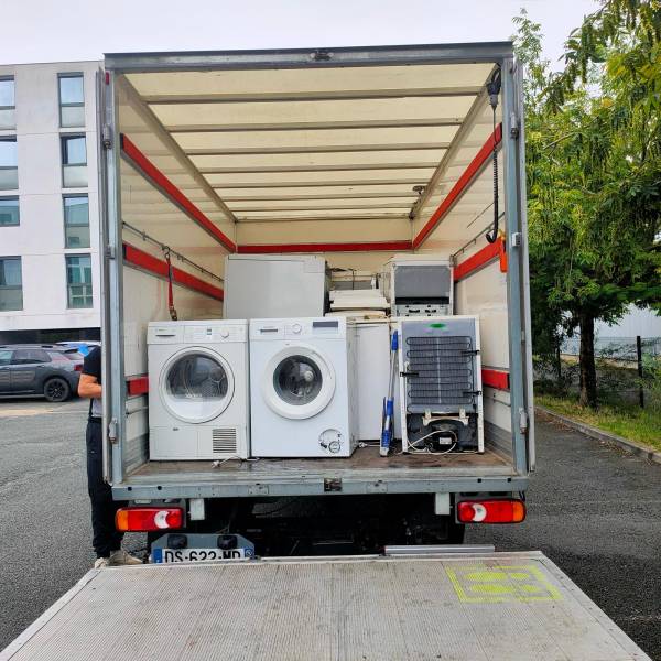 Chargement sur place d’électroménagers en Gironde avec recyclexpert