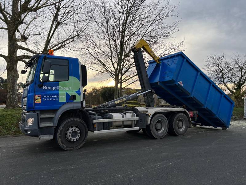 Intervention RecyclExpert à Saint-Emilion en Gironde avec une benne de 20m3