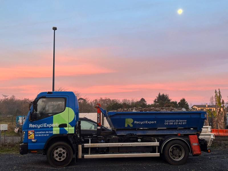 Location de 3m3 pour du béton à Bordeaux en Gironde 