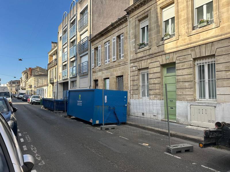 Location de benne de 8m3 et 14m3 en centre ville de Bordeaux en Gironde