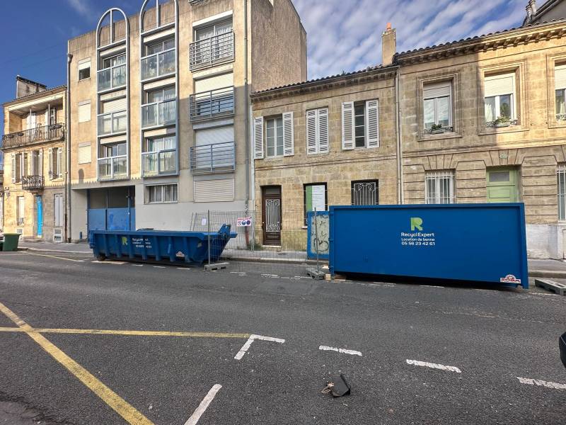 location de benne pour les accès difficiles à Libourne en Gironde 