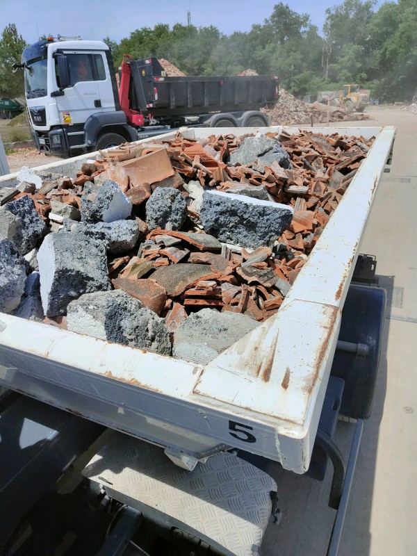 Location de Benne gravats sur la commune de Créon en Gironde