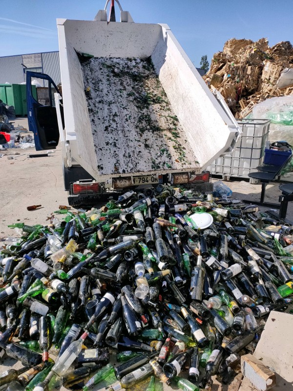 Location de benne de 8m3 à Bordeaux et dans toute la Gironde 