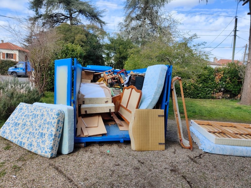 Débarras, vide maison, appartement, jardin pour déchets et encombrants à Saint Loubès proche de Bordeaux en gironde