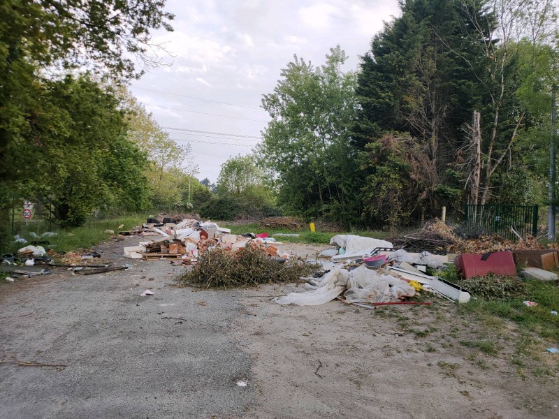 Dépôt sauvage sur la commune d'Artigues-près-Bordeaux