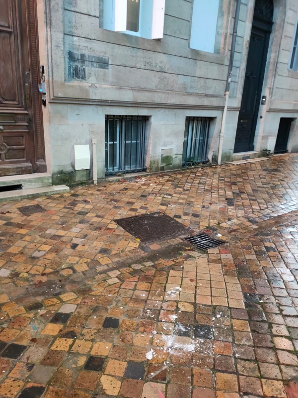 Collecte de déchets, encombrants, DEEE et verre en camion hayon 20m³ Dans l’hypercentre de Bordeaux et en Gironde